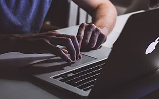 乐鱼官网-欧洲足坛转会新风向：超级巨星纷纷加盟豪门，欧洲足坛转会汇总