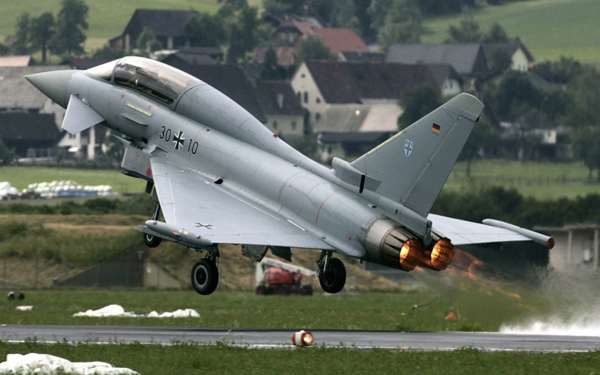 鹈鹕后场双星被称为球队攻防引擎，鹈鹕双塔阵容