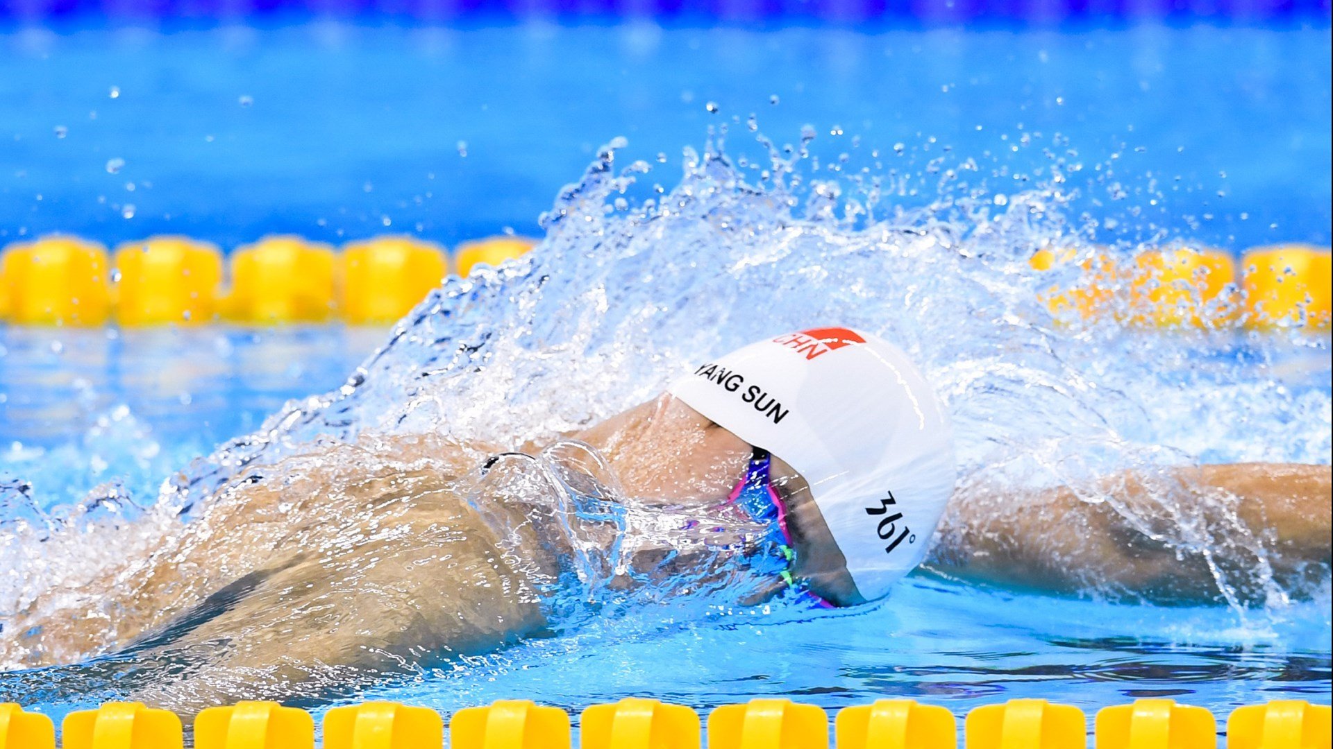 leyu乐鱼体育综合-史上最“燃”关键三分:那一球载入史册!