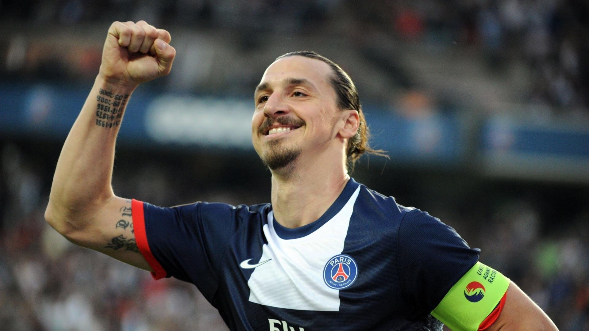 乐鱼（LEYU）体育-球场“铁血防线”：最难攻破的防守阵容盘点，铁血防守vs极致进攻